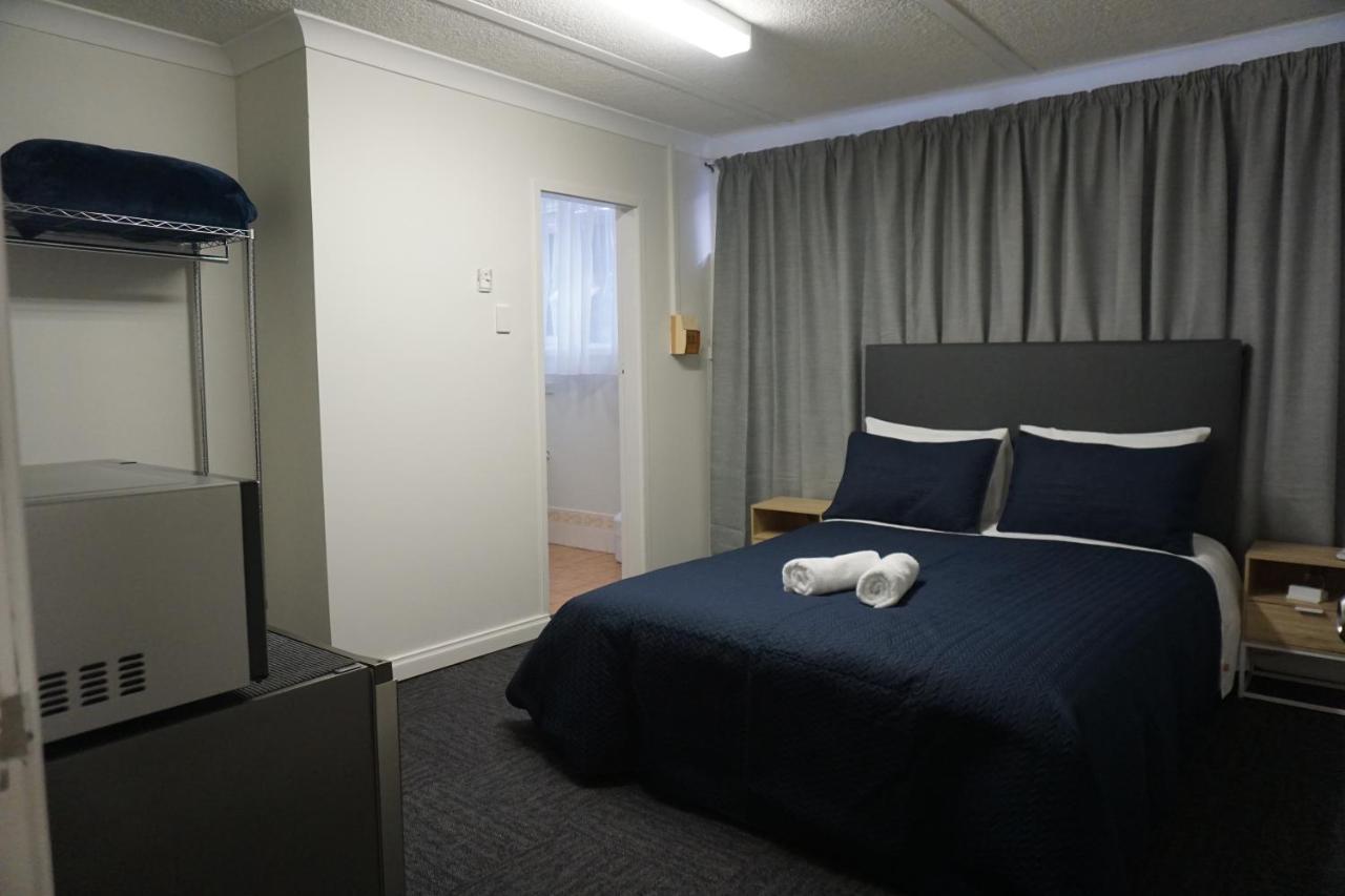 Warners Bay Hotel Buitenkant foto