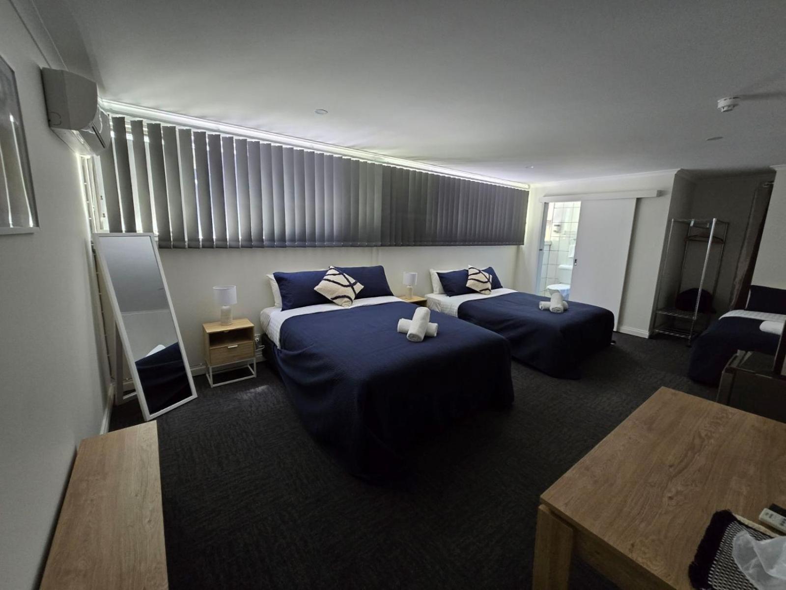 Warners Bay Hotel Buitenkant foto